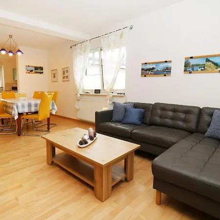 Ferienhaushaelfte Hubertus 트라센하이드