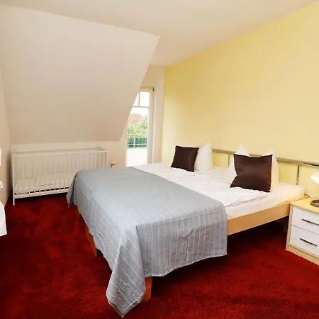 펜션 Ferienhaushaelfte Hubertus 트라센하이드