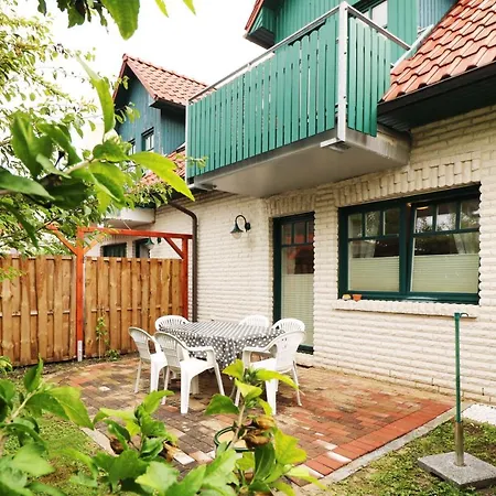 Ferienhaushaelfte Hubertus 펜션 *