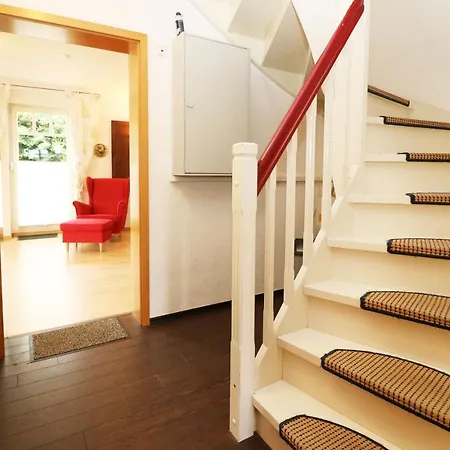 Ferienhaushaelfte Hubertus 펜션 *