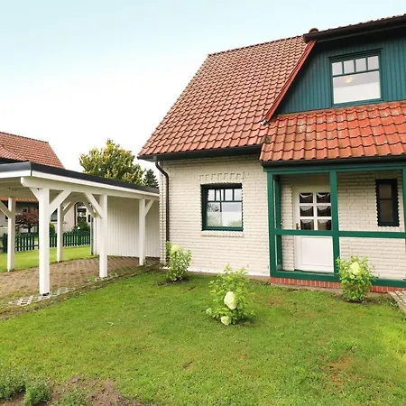 Ferienhaushaelfte Hubertus 펜션